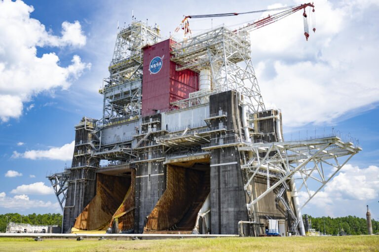 NASA Partners with Blue Origin for New Glenn Testing